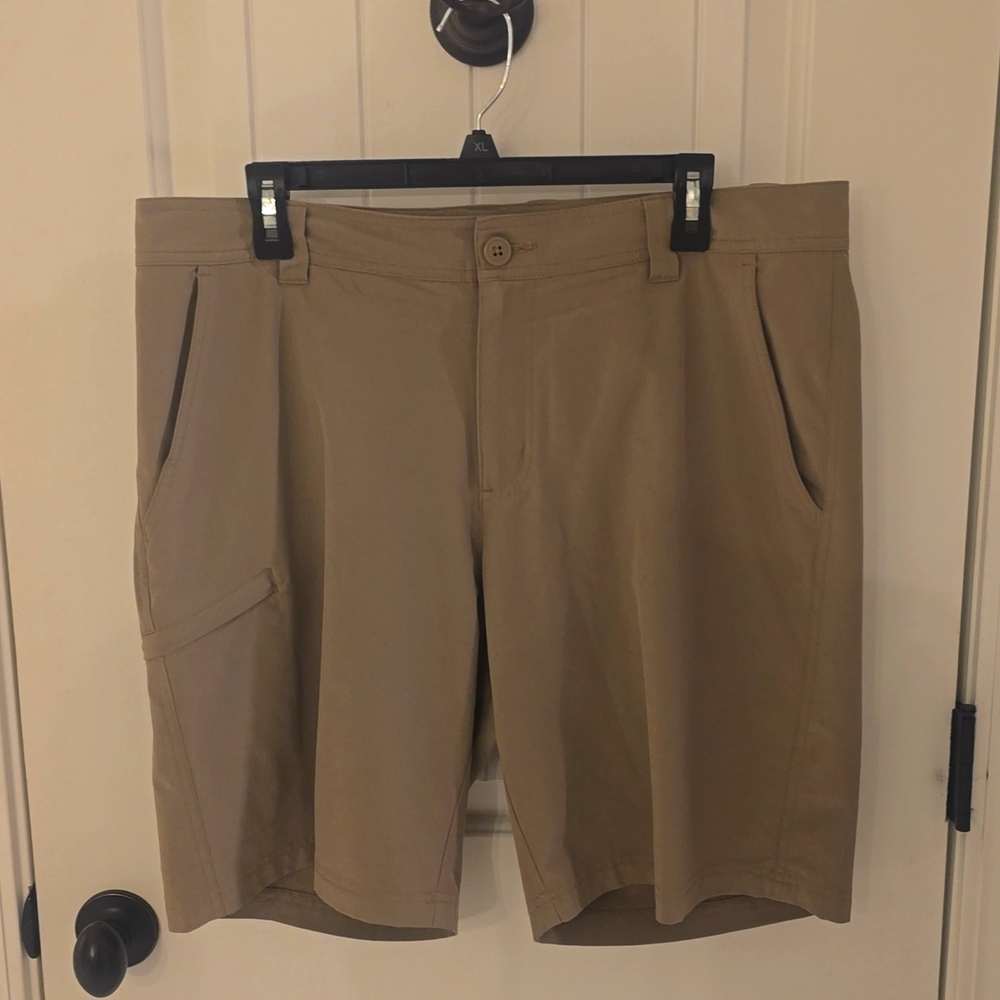 Columbia Shorts Men's 36